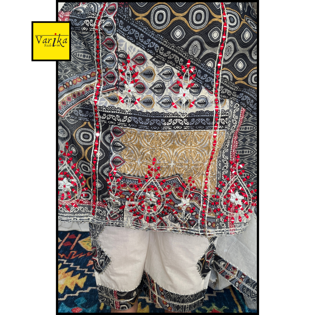 Samaya Patch Printed Kurta Set-Black Colour