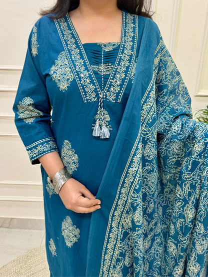 Saaina Pleated V Neck Khadi Print Suit Set-Teal Colour