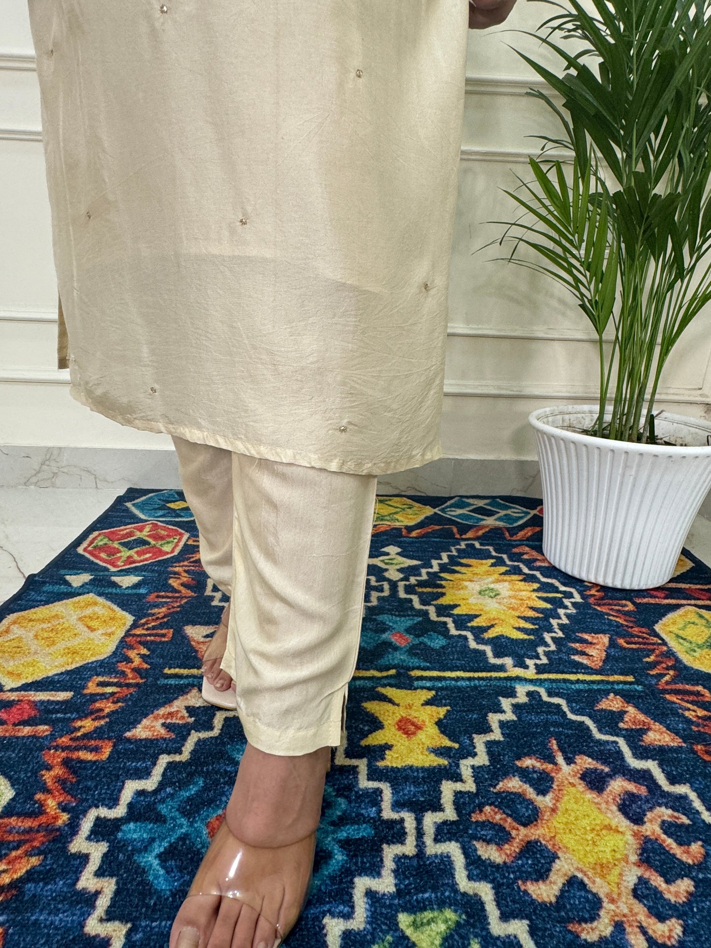 Silk hand Embroidered Suit Set with Banarasi Dupatta-Cream & Lavender