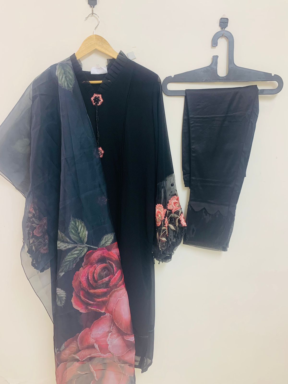 Black Balloon Sleeves Pakistani Suit with Organza Dupatta